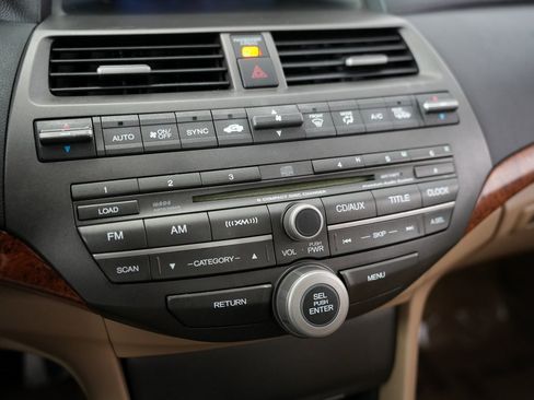 Used 2011 Honda Accord EX-L image 21