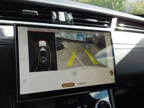 Used 2025 Jaguar F-PACE R-Dynamic S image 19