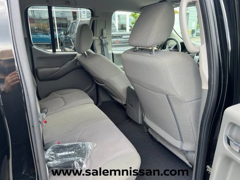 Used 2019 Nissan Frontier SV AWD/4WD image 19