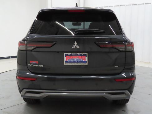 New 2026 Mitsubishi Outlander SE FWD image 4