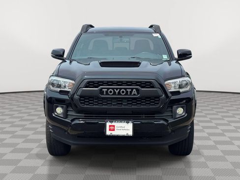 Used 2017 Toyota Tacoma TRD Sport w/ Tow Package (A/T) AWD/4WD image 2