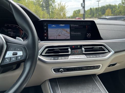 Used 2022 BMW X5 sDrive40i w/ Luxury Seating Package RWD image 31