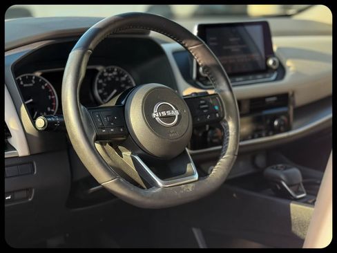 Used 2023 Nissan Rogue SV w/ SV Premium Package FWD image 15