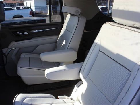 Used 2024 GMC Yukon XL Denali w/ Denali Reserve Package image 20