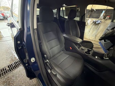 Used 2022 GMC Terrain SLE image 25