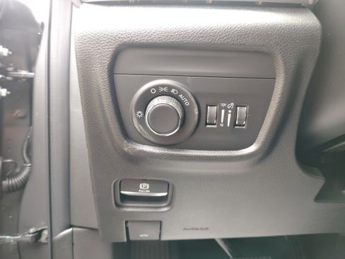 New 2026 Jeep Grand Cherokee Altitude image 25