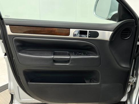 Used 2008 Volkswagen Touareg V6 AWD/4WD image 17