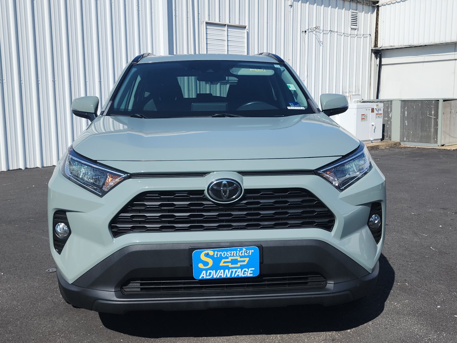 Used 2020 Toyota RAV4 XLE w/ Convenience Package AWD/4WD image 8
