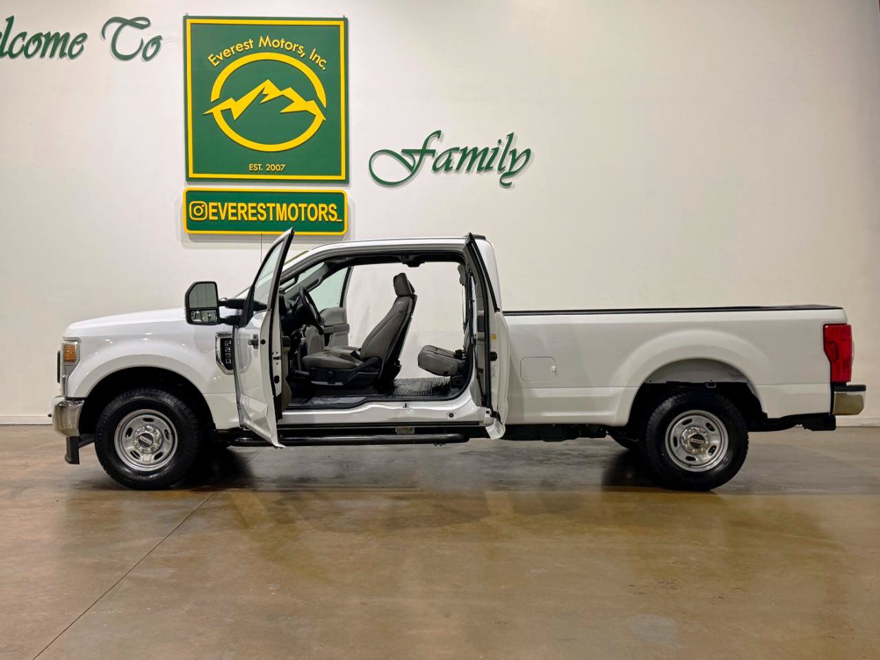 Used 2022 Ford F250 XL w/ Power Equipment Group RWD image 10