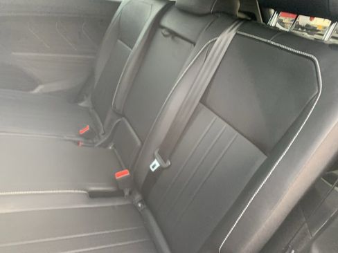 Used 2023 Volkswagen Tiguan SE R-Line image 11