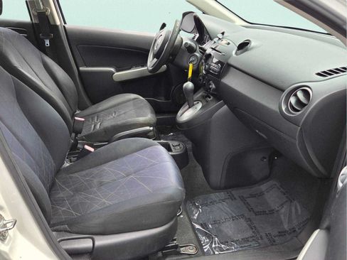 Used 2014 MAZDA MAZDA2 Sport FWD image 17