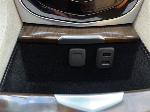 Used 2019 Cadillac Escalade Premium Luxury image 30