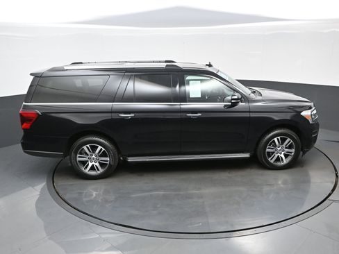 Used 2022 Ford Expedition Max Limited image 42