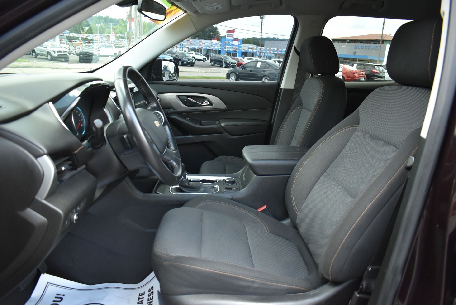 Used 2021 Chevrolet Traverse LT FWD image 15