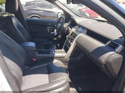 Used 2018 Land Rover Discovery Sport SE AWD/4WD image 3