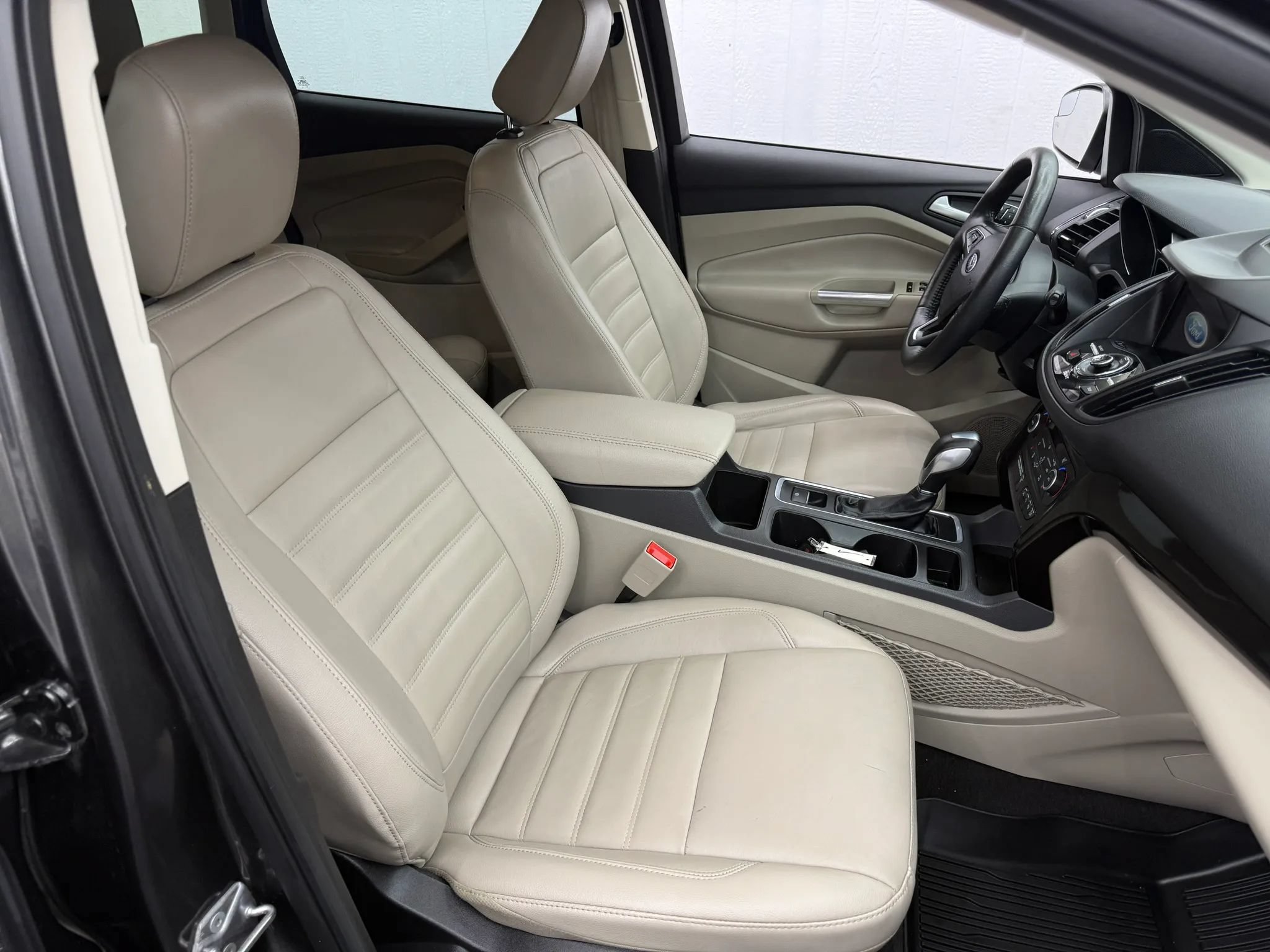 Used 2018 Ford Escape Titanium FWD image 6