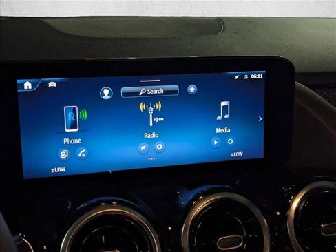 Used 2025 Mercedes-Benz GLA 250 image 11