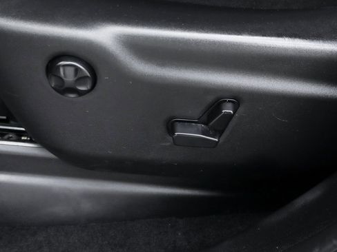 Used 2018 Jeep Grand Cherokee Altitude image 17