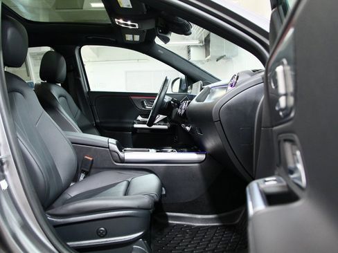 Used 2025 Mercedes-Benz GLA 250 4MATIC image 23