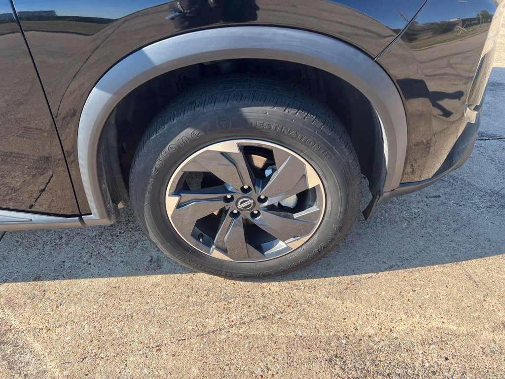 Used 2024 Nissan Rogue SV FWD image 17