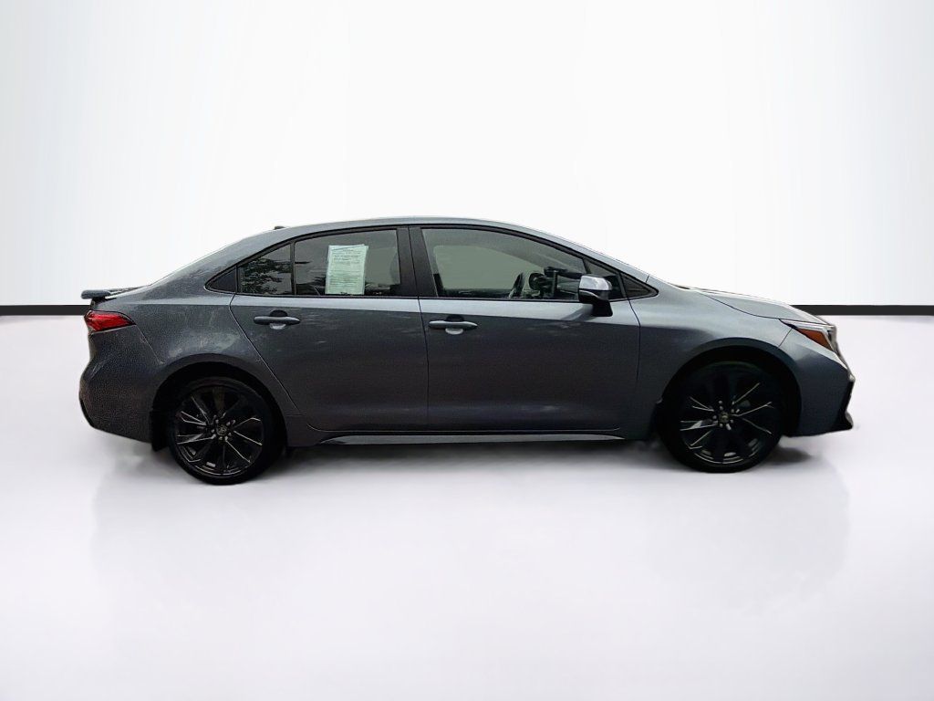 Used 2026 Toyota Corolla SE w/ SE Package FWD image 4