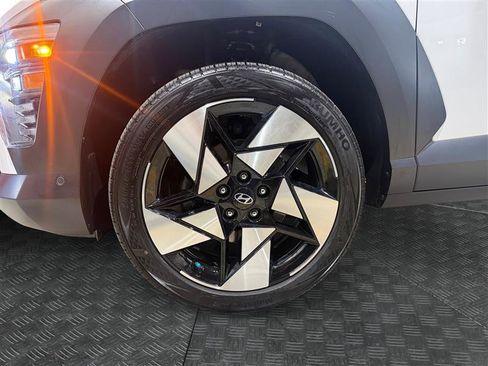 Used 2024 Hyundai Kona Limited AWD/4WD image 9