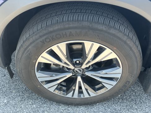 Used 2023 Nissan Rogue SV w/ SV Premium B Package AWD/4WD image 14