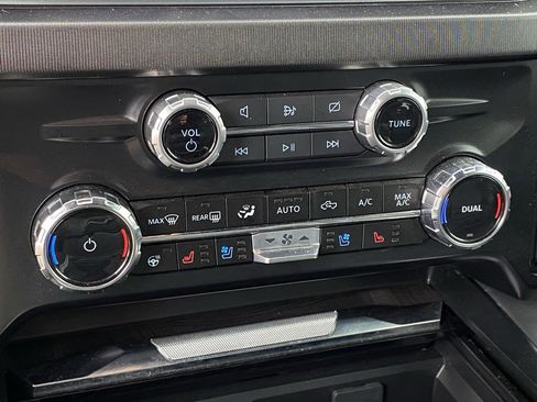 Used 2024 Ford F250 Platinum image 18