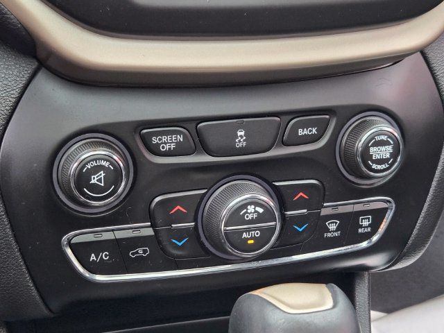 Used 2015 Jeep Cherokee Limited AWD/4WD image 30