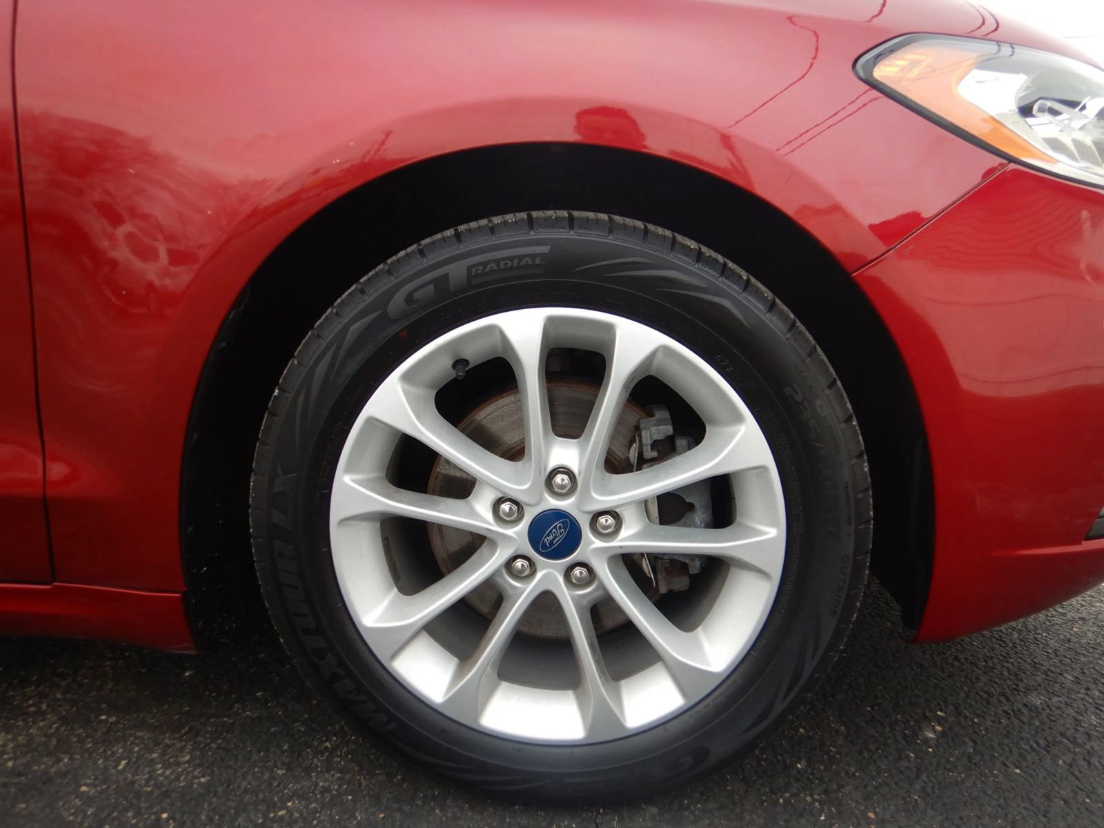 Used 2019 Ford Fusion SE FWD image 26