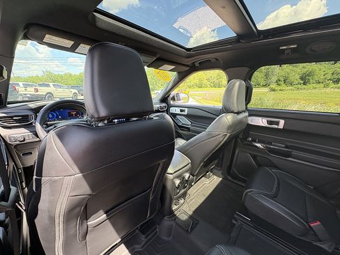 Used 2024 Ford Explorer ST w/ Equipment Group 401A AWD/4WD image 19