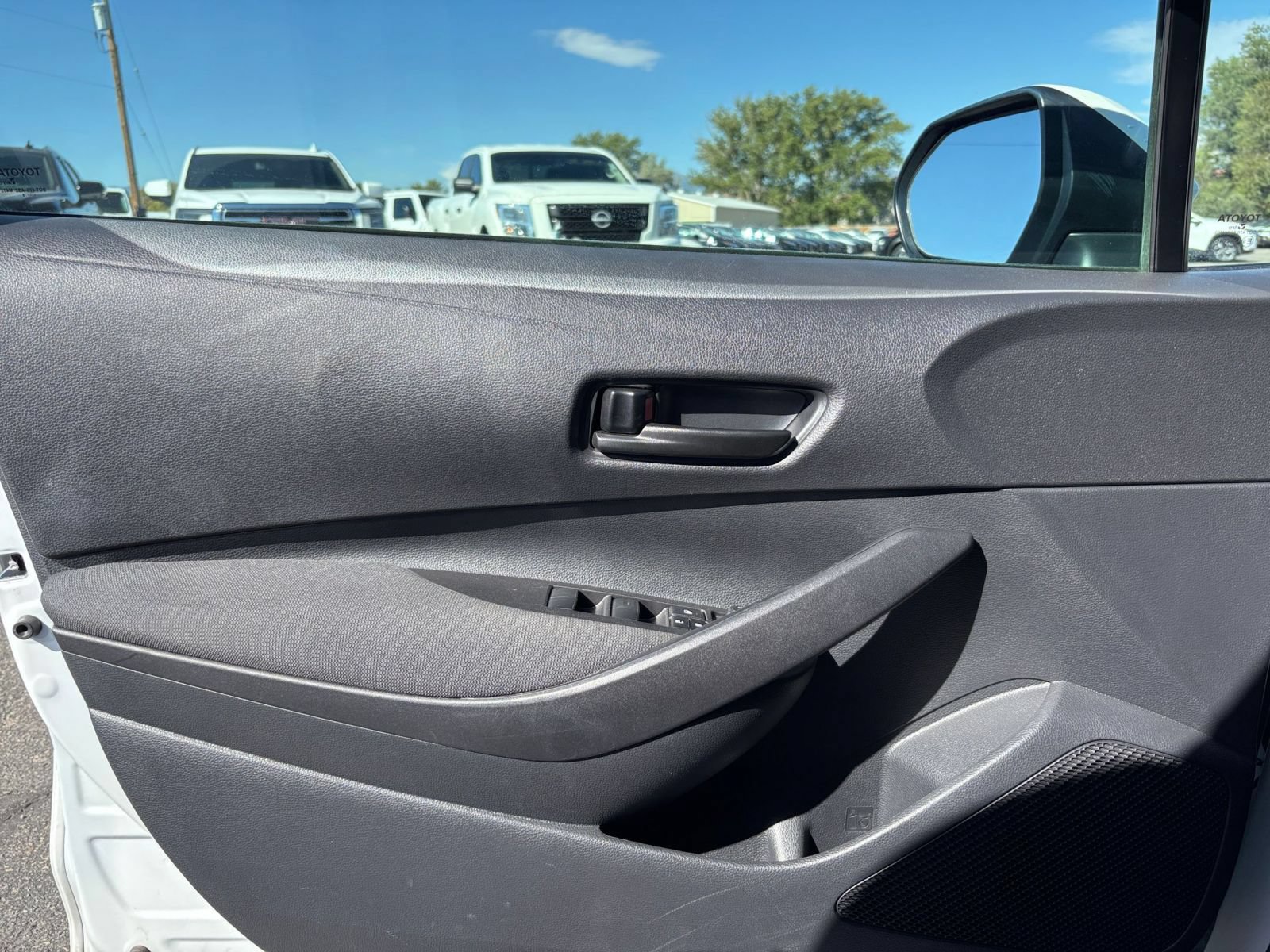 Used 2025 Toyota Corolla LE FWD image 18