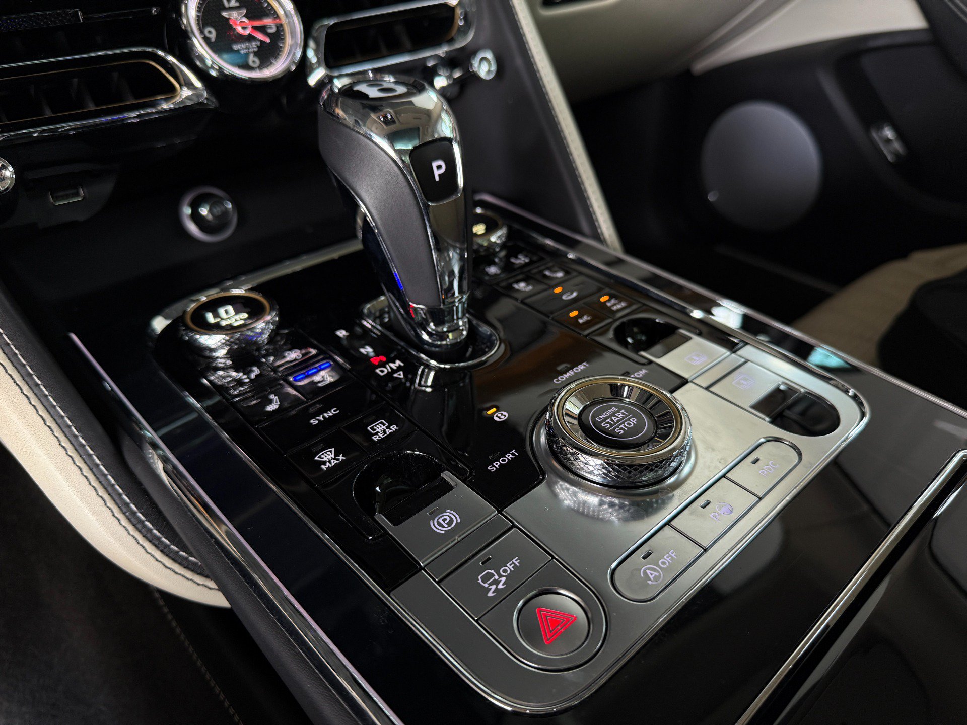Used 2020 Bentley Flying Spur W12 AWD/4WD image 42
