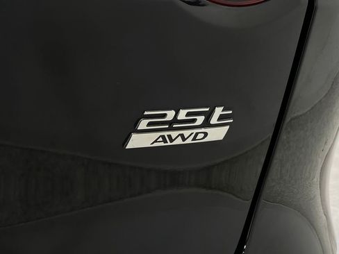 Used 2020 Jaguar F-PACE Premium image 40