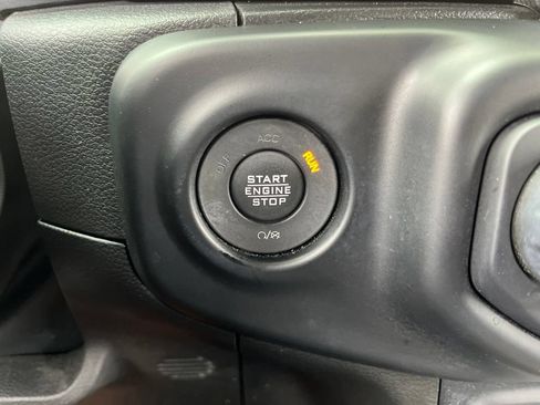 Used 2022 Jeep Wrangler Unlimited Sahara AWD/4WD image 29