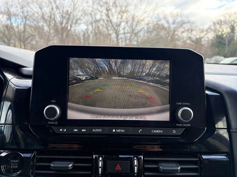 Used 2025 Nissan Pathfinder SV image 17