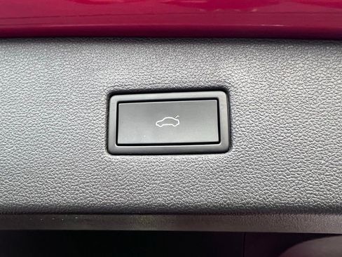 Used 2022 Volkswagen Tiguan SE image 26