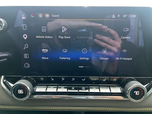 Used 2024 Chevrolet Colorado ZR2 w/ ZR2 Convenience Package III AWD/4WD image 32