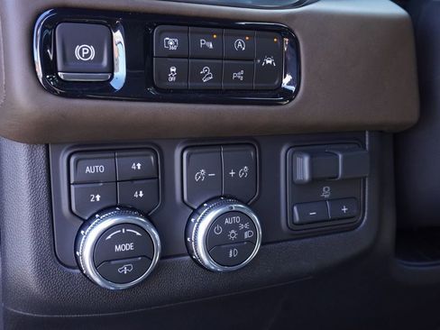 New 2026 GMC Yukon XL Denali Ultimate w/ LPO, Illumination Package image 19