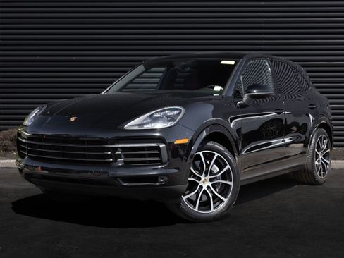 Certified 2022 Porsche Cayenne image 1