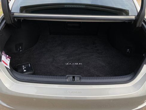 Used 2020 Lexus ES 350 w/ Premium Package image 32