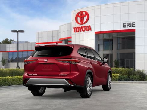New 2026 Toyota Highlander Platinum image 11