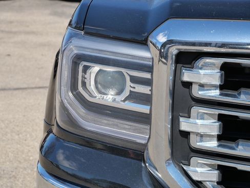 Used 2018 GMC Sierra 1500 SLT image 3