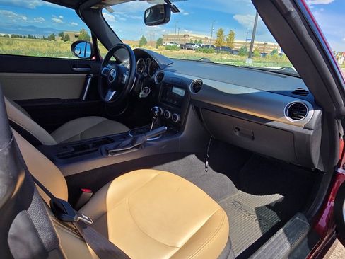 Used 2010 MAZDA MX-5 Miata Grand Touring w/ Premium Pkg RWD image 29
