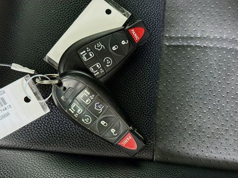 Used 2019 Dodge Grand Caravan SXT image 32