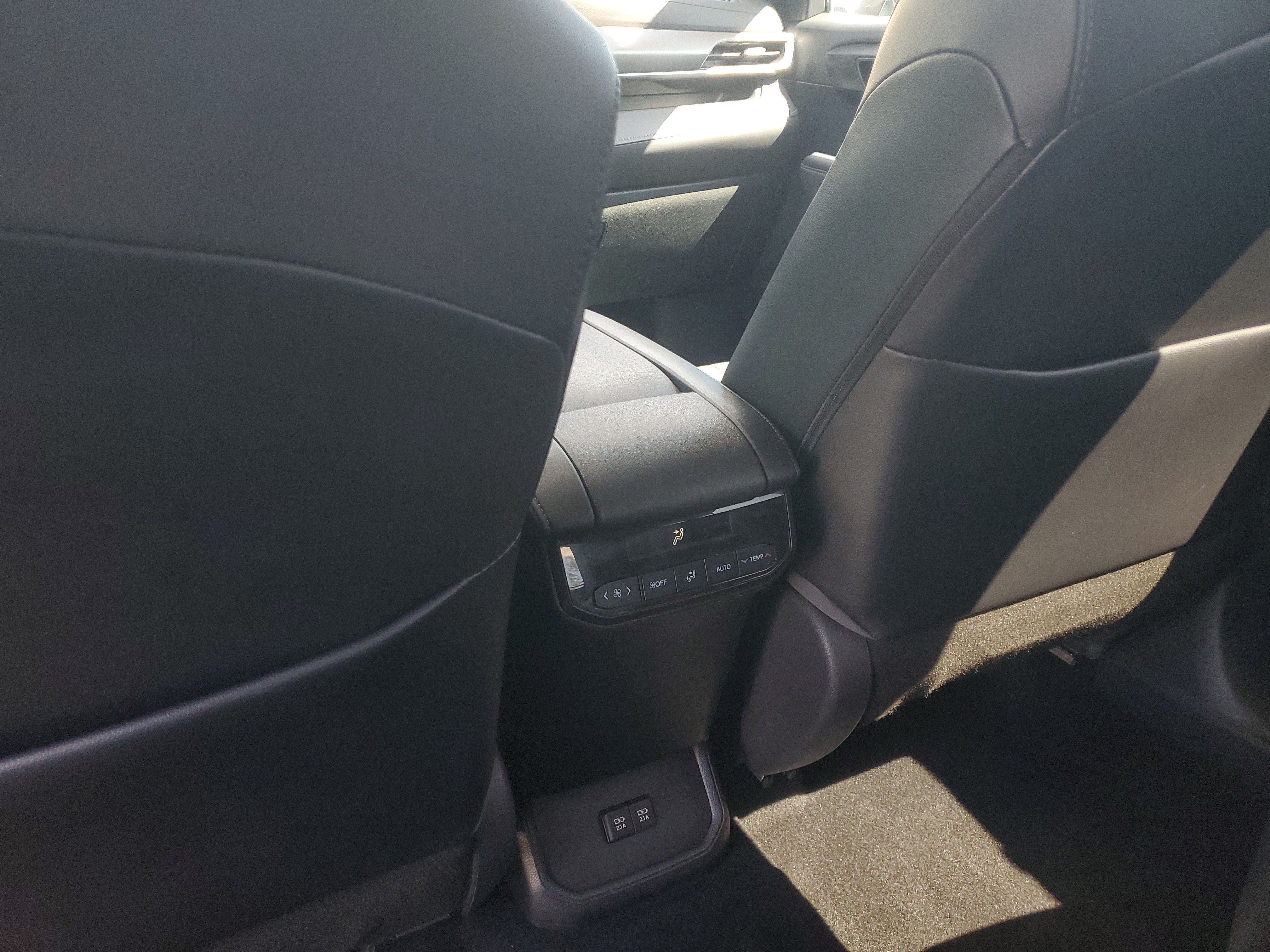Certified 2021 Toyota Highlander XLE AWD/4WD image 17