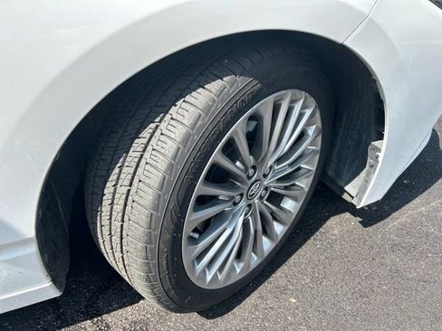 Used 2019 Toyota Avalon Limited w/ Advanced Safety Package FWD image 32