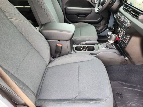 New 2026 Jeep Gladiator Sport AWD/4WD image 14
