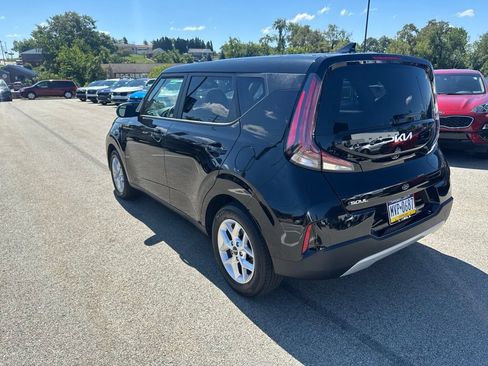 Certified 2025 Kia Soul S FWD image 5