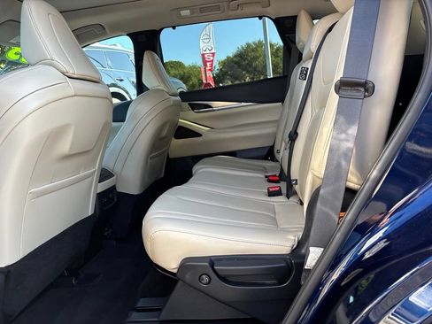 Used 2023 INFINITI QX60 Luxe w/ Cargo Package FWD image 12